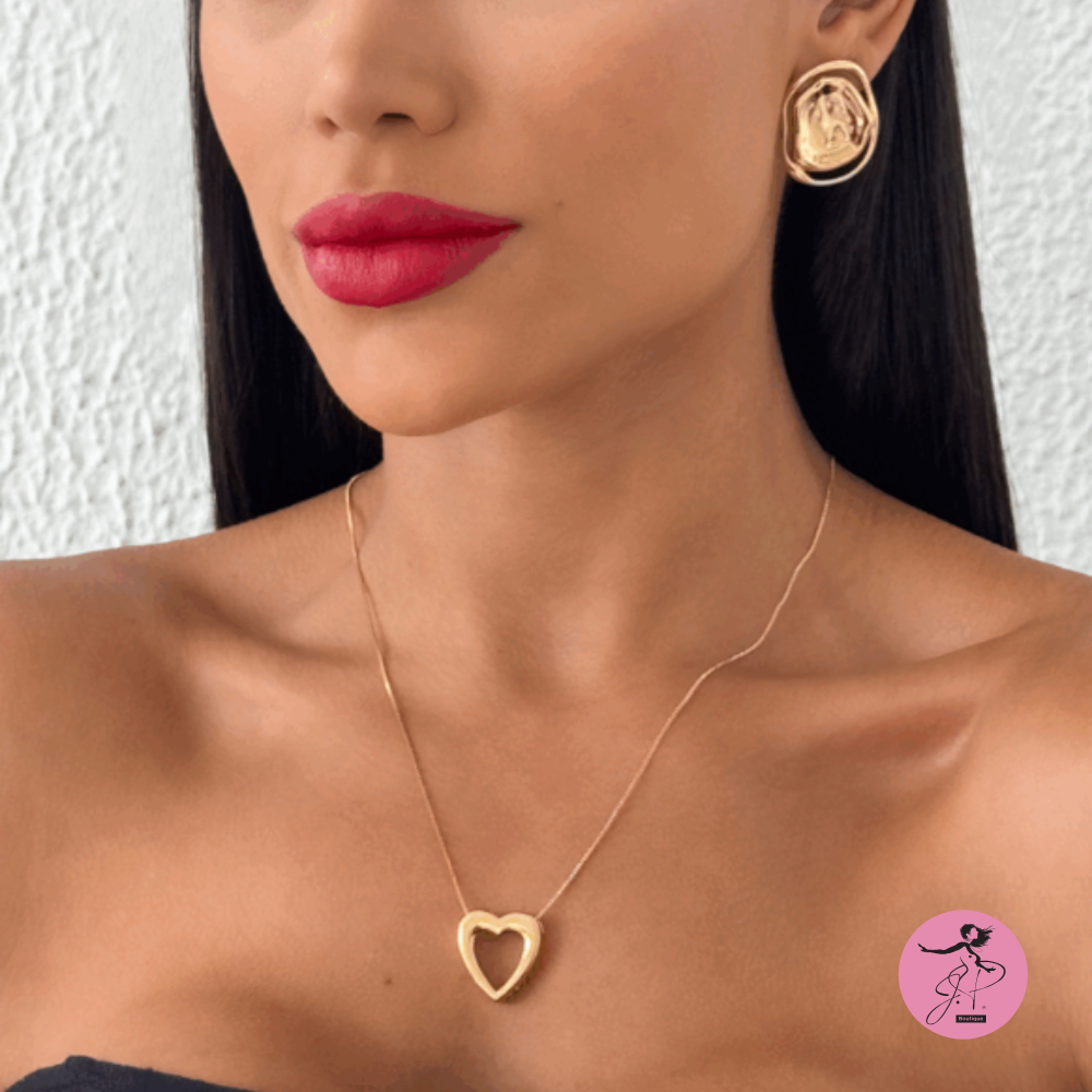 Colar com Coraçao Vazado folheado a Ouro